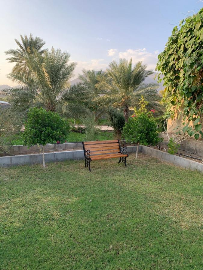 Al Nizar Farm Stay استراحة مزرعة النزار * Izki